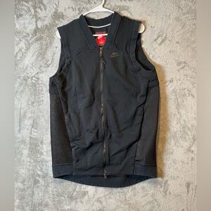 Nike tech vest